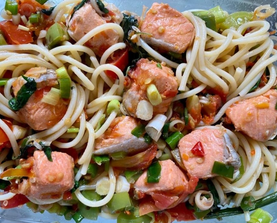 Pasta Salmon woku